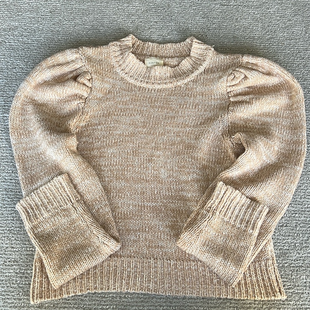 Puffy sleeve sweater